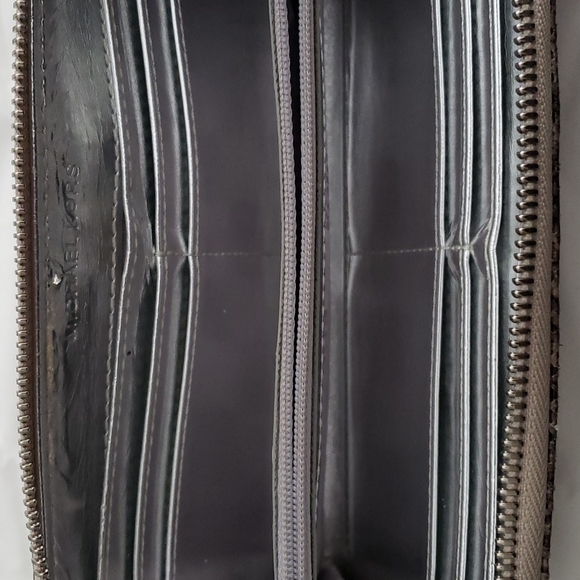 Michael Kors python leather wallet. - Picture 6 of 7